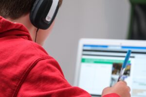 Czasopisma po angielsku: Źródło wiedzy i rozrywki